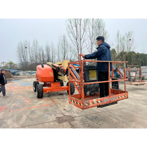 Коленчатый подъёмник JLG 450AJ